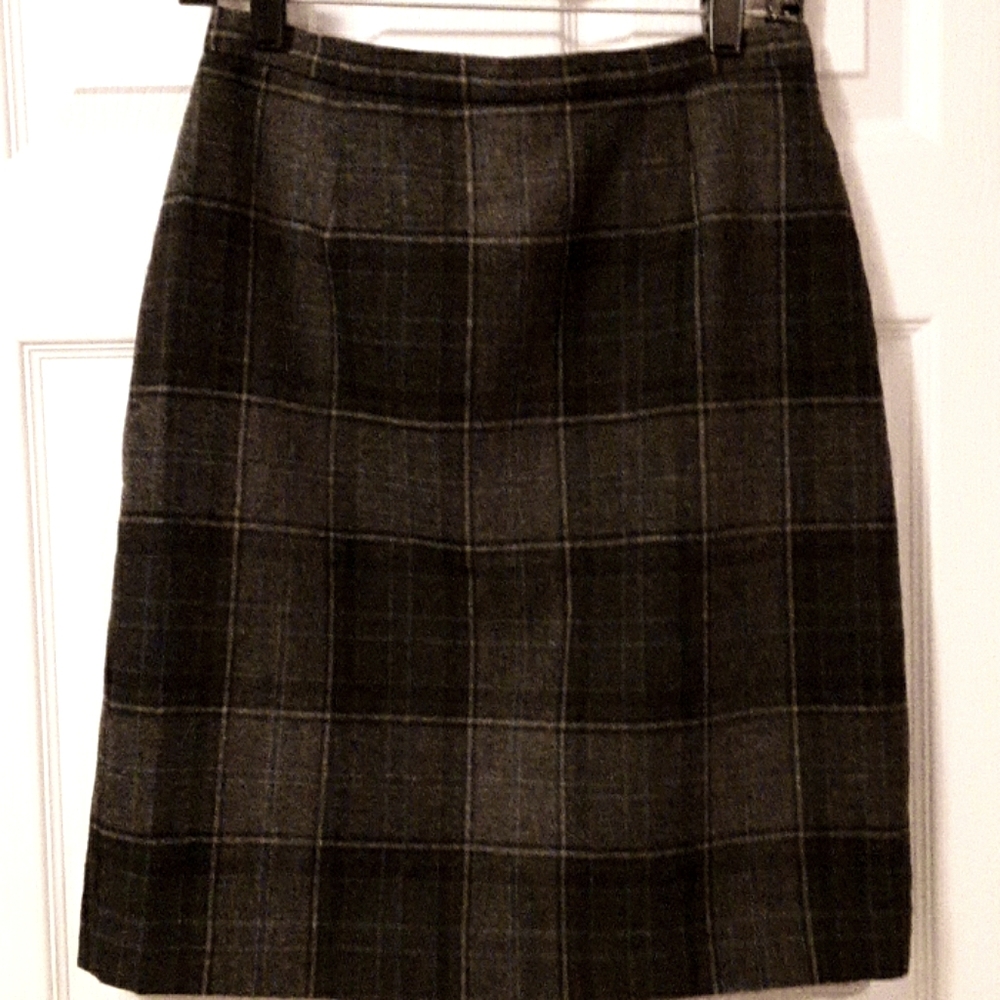 Casual Cornet women's skirt. Size 6. EUC.